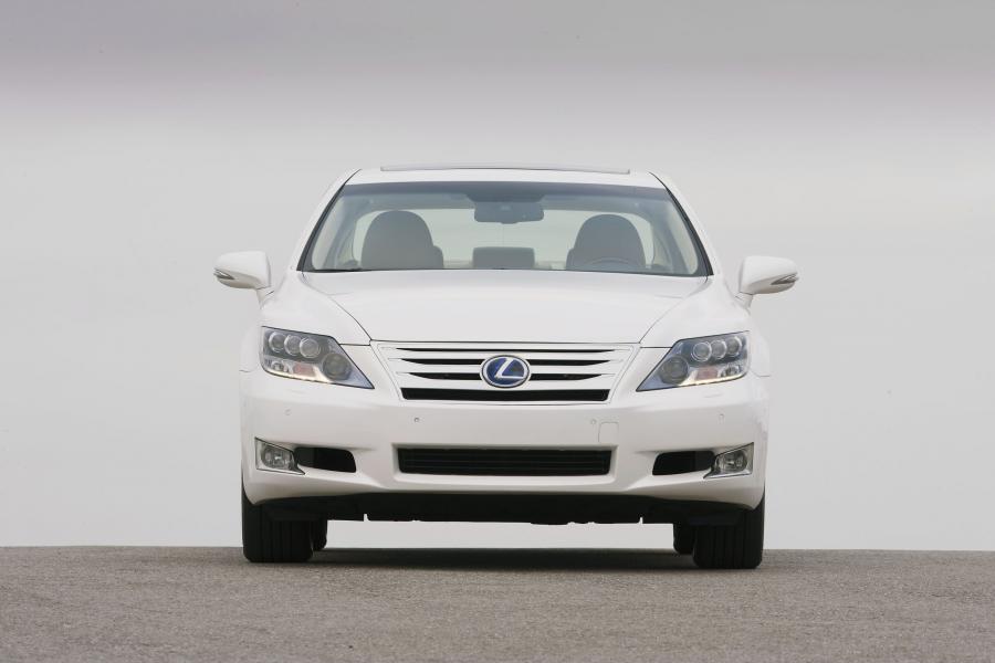  Lexus LS600h L 2010 года  (фото 20 из 22)
